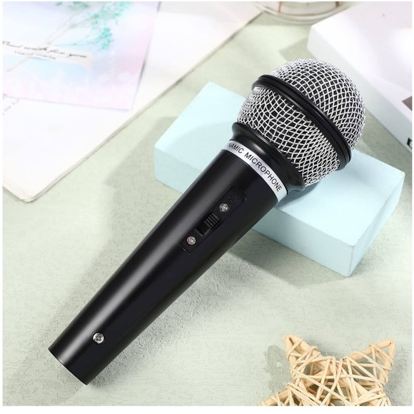 Dynamic Black Microphone - Picture 9 of 9